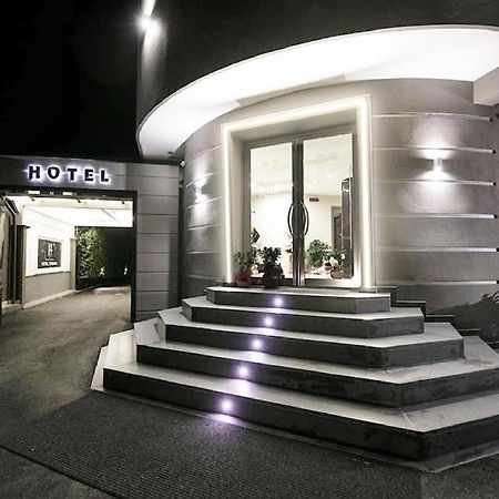 Hotel Trionfal Qualiano Exterior foto