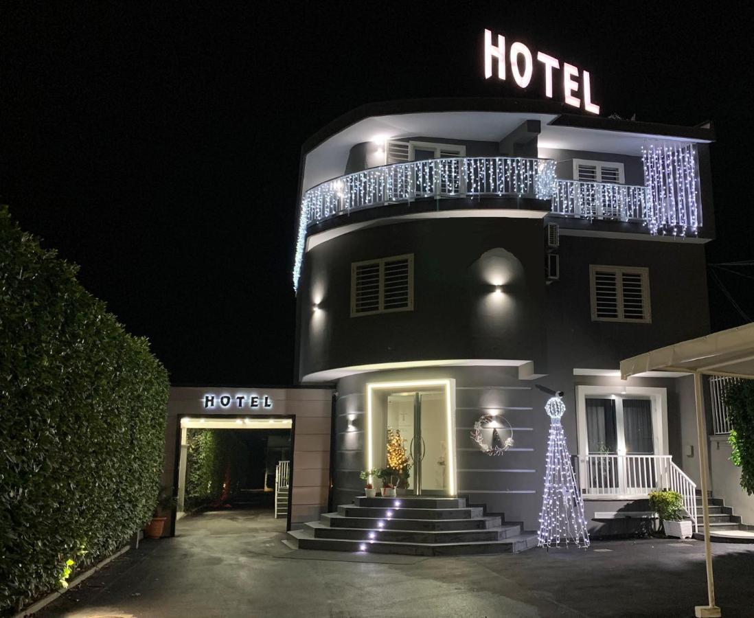 Hotel Trionfal Qualiano Exterior foto